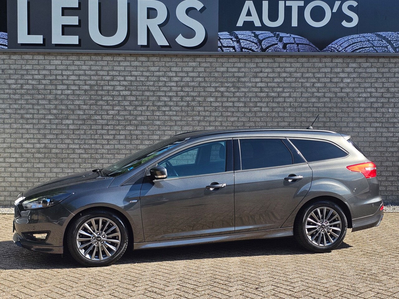 Ford Focus - 1.5 ST-line Automaat - AutoWereld.nl