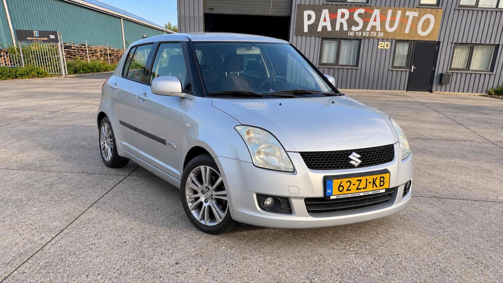 Suzuki Swift - 1.3 Shogun Airco/Carplay/Camera/Navi - AutoWereld.nl