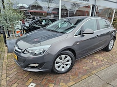 Opel Astra - 1.4 Turbo Blitz, trekhaak, navi