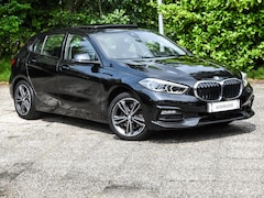 BMW 1-serie - 118i Executive Edition automaat / bekende historie / panoramadak / sportstoelen / parkeers