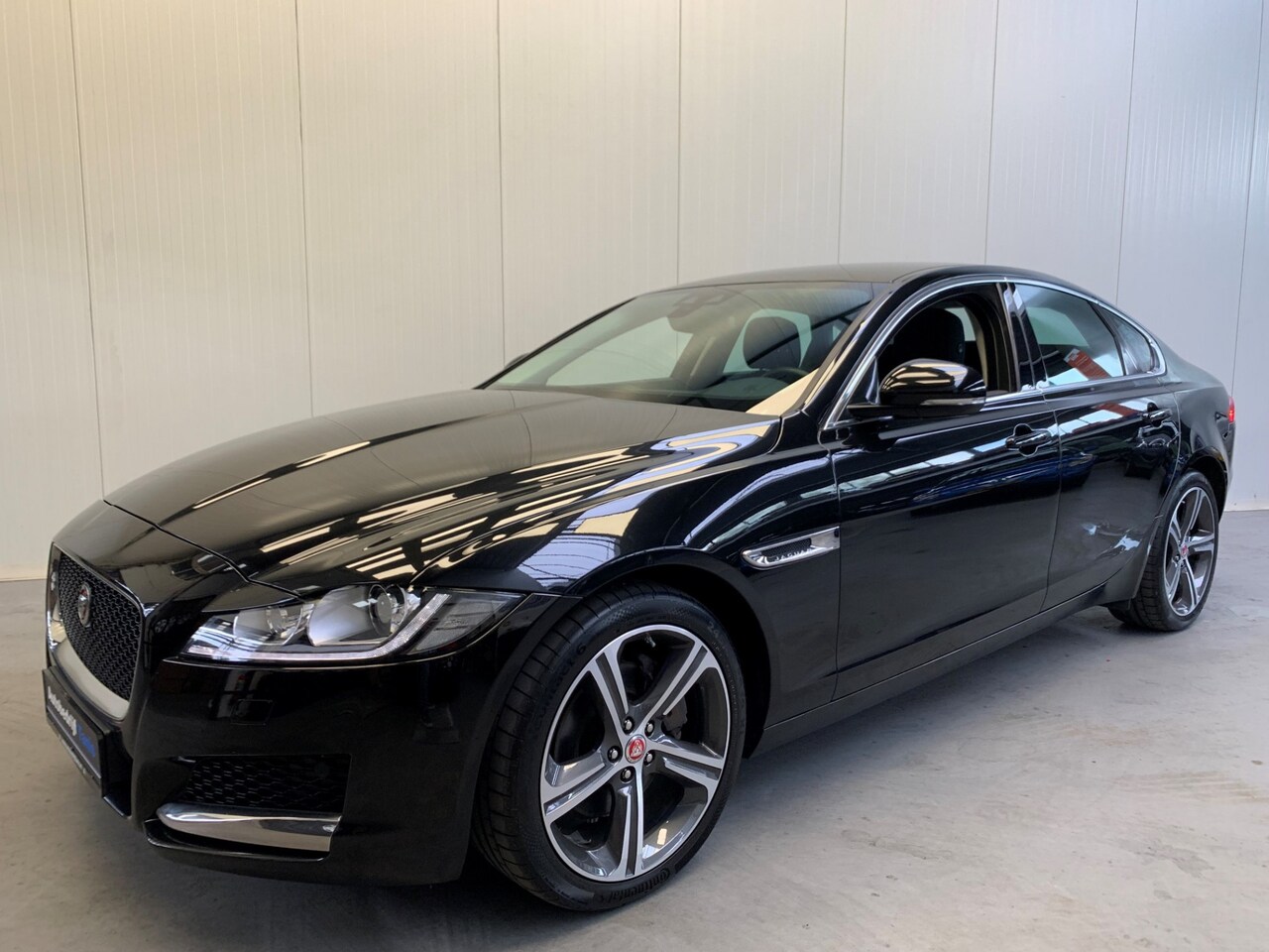 Jaguar XF - 2.0t Prestige VIRTUAL COCKPIT-NAVI-LANE ASSIST-ECC-PDC-LED VERLICHTING-CRUISE CONTROL - AutoWereld.nl