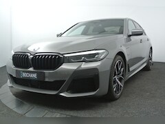 BMW 5-serie - 545e xDrive Business Edition Plus | M-Sport | Shadow Line | Parking Pack | Sfeerverlichtin
