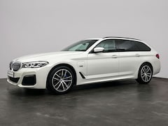 BMW 5-serie Touring - 530e Executive M-Sport | Panoramadak | Trekhaak | Stoelverwarming | Stuurverwarming |