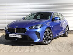 BMW 1-serie - 120 M Sport automaat / Sportstoelen / Achteruitrijcamera / Adaptieve LED / M Adaptief onde