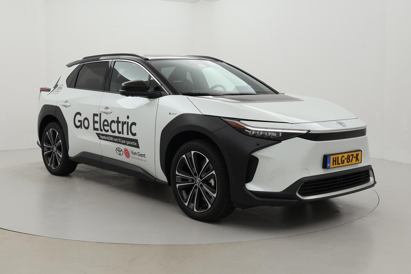 Toyota bZ4X - Premium 71 kWh | Panoramadak | Warmtepomp | 20 inch | 360 camera | Matrix LED | JBL | Dode - AutoWereld.nl