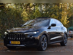 Maserati Levante - 3.0 V6 AWD GranLusso 350 pk Facelift Driver ass.Pack 1 | Open dak | Harman/Kardon | Camera