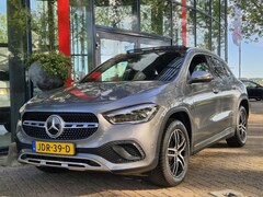 Mercedes-Benz GLA-Klasse - 250 e AUTOMAAT | SOH 96, 71% | Panoramadak | Climate Control | Navigatie | Parkeercamera |