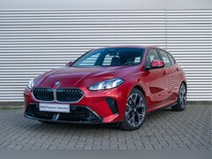 BMW 1-serie - 120 M Sport Automaat / Sportstoelen / Achteruitrijcamera / M Adaptief onderstel / Comfort