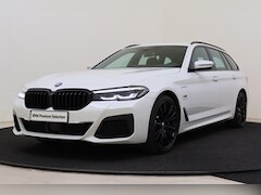 BMW 5-serie Touring - 530e xDrive High Executive M Sport Automaat / Sportstoelen / Trekhaak / Achteruitrijcamera