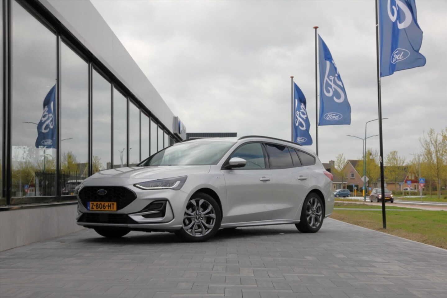 Ford Focus Wagon - 1.0 EcoBoost 125pk ST Line | Dealer onderhouden | Adaptive Cruise | Winter Pack - AutoWereld.nl