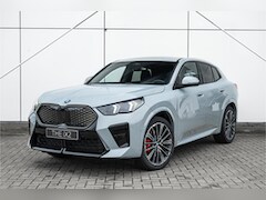 BMW iX2 - xDrive30 M Sport / Sportstoelen / Adaptieve LED / Comfort Access / M Adaptief onderstel /