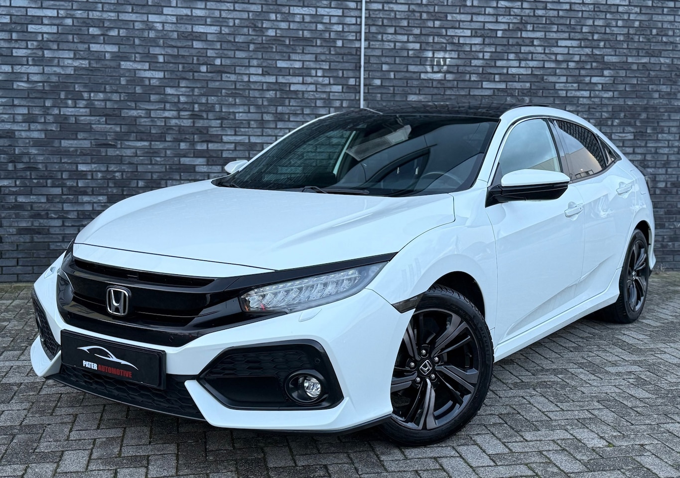 Honda Civic - 1.0 i-VTEC Premium Pano|Camera|LKAS|ACC|BLIS|Carplay|Leder|Keyless|Vol Optie!!! - AutoWereld.nl