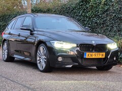 BMW 3-serie Touring - M Sport X-drive Apple CarPlay Panorama dealer onderhouden NAP 320i xDrive M Sport