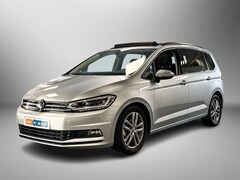 Volkswagen Touran - 1.5 150pk TSI Highline 7p Navigatie 'Discover Media' | Panoramaschuif-kanteldak | Travel P