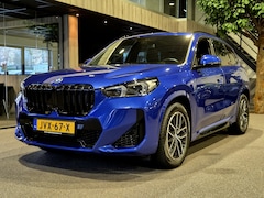 BMW X1 - xDrive25e High Executive M-Sport | Panorama | HUD | 360 Camera | Stoelverwarming | Carplay