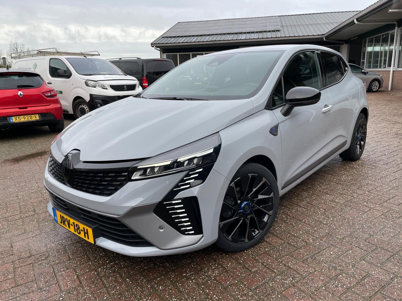 Renault Clio - 1.0 TCe 90 GPF esprit Alpine, Stoel- en Stuurverwarming, Navi 8.7" - AutoWereld.nl