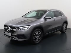 Mercedes-Benz GLA-Klasse - 250e Luxury // SoH 95, 2% // Trekhaak // Carplay // Camera // Sfeerverlichting // Widescre