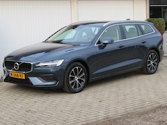 Volvo V60 - 2.0 B3 Momentum LEDER-TREKH-CAMERA-ADAPTIVE CRUISE