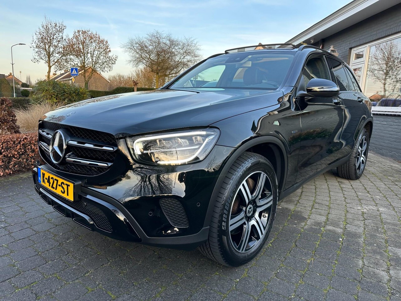Mercedes-Benz GLC-klasse - 300e 4MATIC Premium Plus 300e 4MATIC Premium Plus, Pano, Trekhaak - AutoWereld.nl