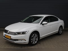 Volkswagen Passat - 1.4 TSI ACT Highline Leer/Alcantara Full-Led camera Carplay