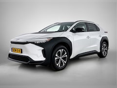 Toyota bZ4X - Dynamic 4WD 71 kWh | Parkeersensoren V+A | Blindspot | Stuur-Stoelverwarming |