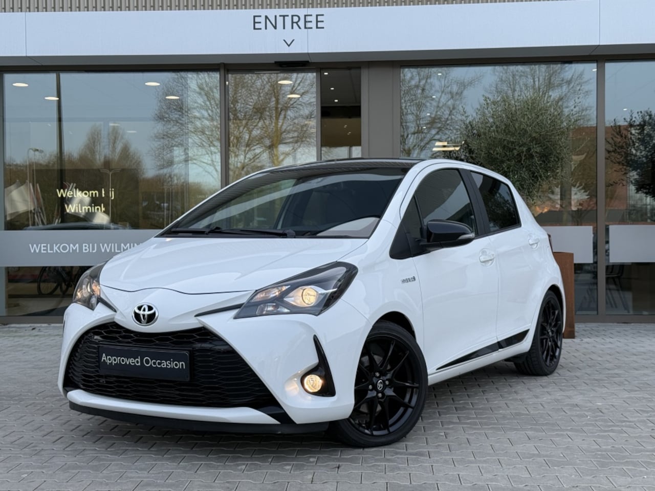 Toyota Yaris - 1.5 Hybrid GR-Sport | Apple Car-Play | Camera | Bi-Tone - AutoWereld.nl