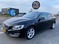 Volvo V60 - 2015 * 2.4 D6 Twin Engine R-Design *APK* *AUTOMAAT* TOP STAAT