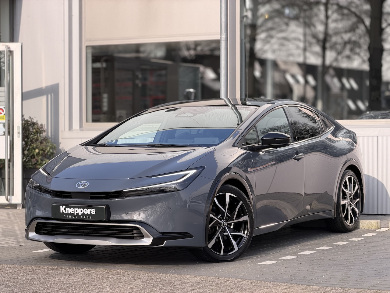 Toyota Prius - 2.0 Plug-in Executive | GEEN AFLEVERKOSTEN |  Panoramadak, Elektrische achterklep, Dodehoe - AutoWereld.nl