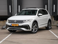 Volkswagen Tiguan - R-Line Business 1.4 TSI eHybrid 245pk Automaat SCHUIF-DAK | DODE HOEK | 19''LM | ADAPT. CR