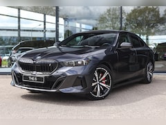 BMW i5 - eDrive40 M Sport / Achteruitrijcamera / Adaptieve LED / Parking Assistant / Stoelverwarmin