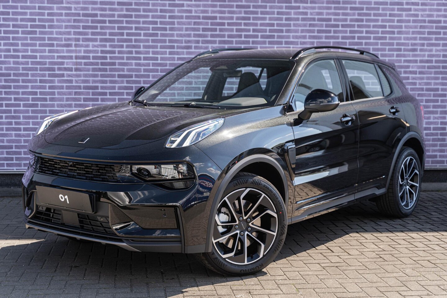 Lynk & Co 01 - 1.5 Core PHEV | Adaptieve Cruise Control | Keyless Entry | 1800 kg Trekvermogen | Stoelver - AutoWereld.nl