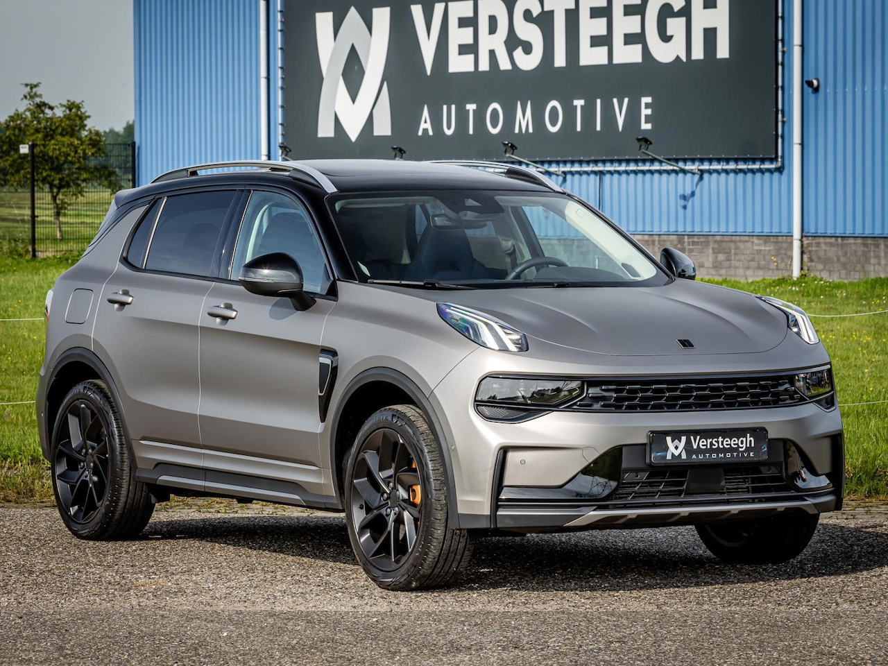 Lynk & Co 01 - 1.5 Plug-In Hybrid 262pk | Matt Grey | Blacked Out - AutoWereld.nl
