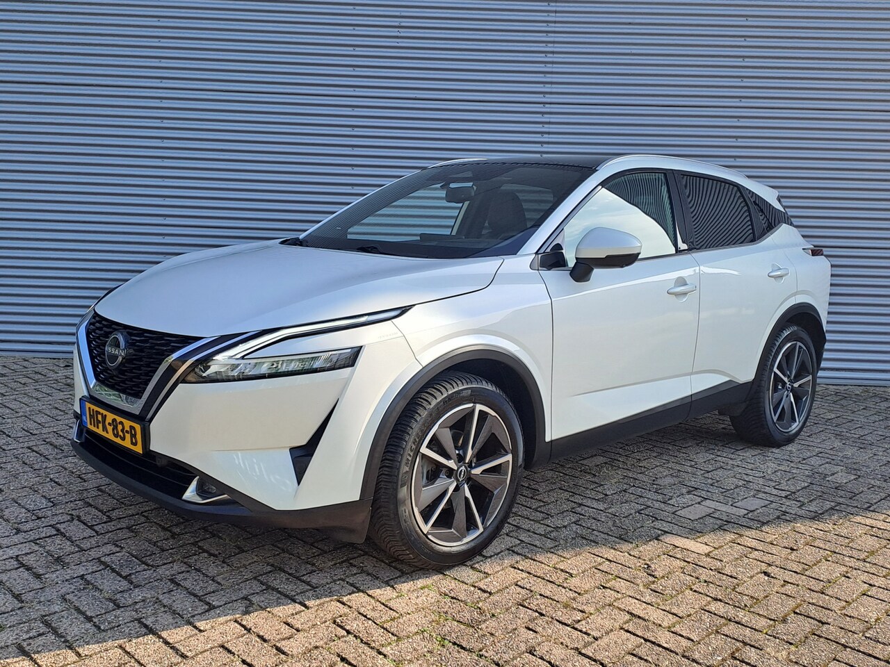 Nissan Qashqai - 1.3 MHEV Tekna Plus | Leer | Voorstoelen verwarmd | 360 Camera | Navigatie | 20'' LM | Sto - AutoWereld.nl
