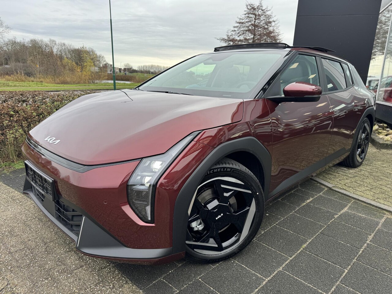 Kia EV4 - Plus Advanced 81.4 kWh Plus Advanced 81.4 kWh , Snel Leverbaar!, Inclusief 3000 Euro Inruilpremie, Complete Uitvo - AutoWereld.nl