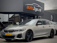 BMW 3-serie Touring - M340i AUT8 M-PERFORMANCE 374PK X-DRIVE PANODAK DESIGNO-LEDER DIGI-DASH APPLE-CARPLAY LED L