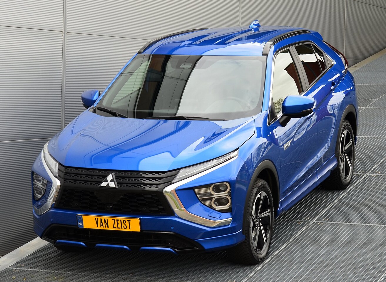 Mitsubishi Eclipse Cross - PHEV 2.4 EXECUTIVE 4WD | PLUG IN HYBRID | SoH 94% | V2H | ADAPTIEF CRUISE | ALL SEASON BAN - AutoWereld.nl