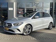 Mercedes-Benz B-klasse - 180 Launch Edition | Panoramadak | Trekhaak | Navigatie | Automaat | Airco | Camera |