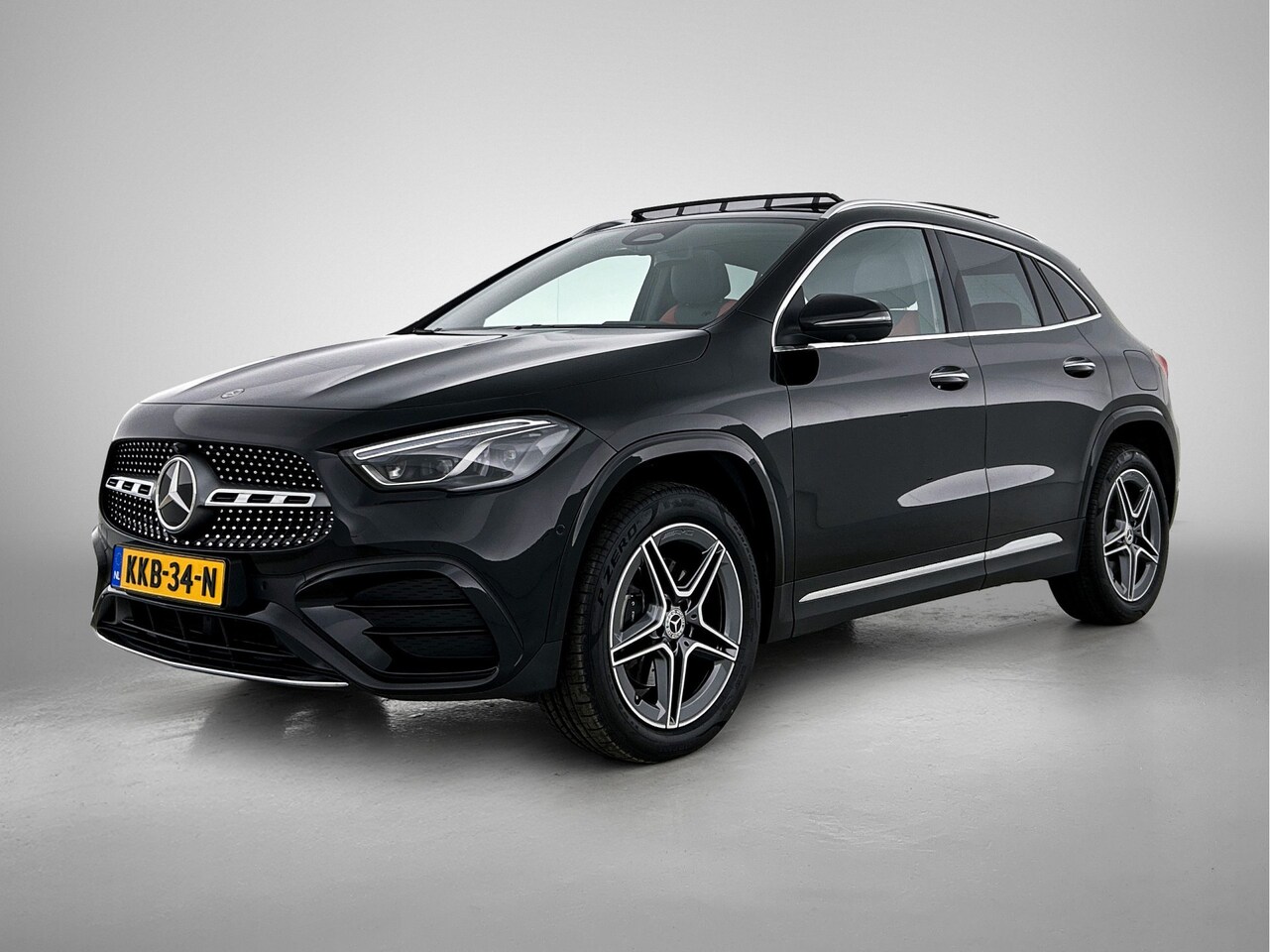 Mercedes-Benz GLA-Klasse - 250 e AMG Plug-In Hybride | Pepper Red Leder | Distronic  |Memory | 360 gr Camera | Head u - AutoWereld.nl