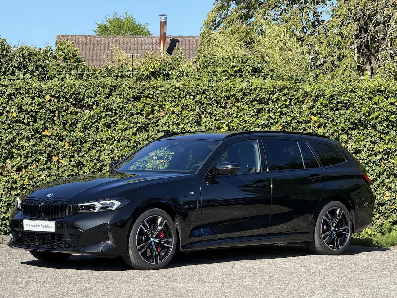 BMW 3-serie Touring - 330e | M-Sport Pro | HiFi | ACC | Camera | Getint Glas | Stuur + Stoelverw. - AutoWereld.nl