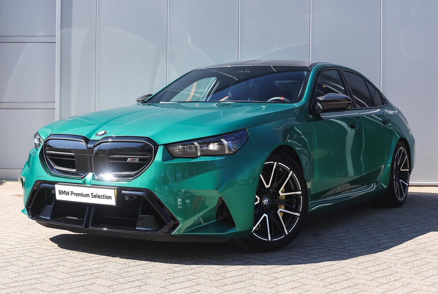 BMW M5 - 5 Serie Automaat / M Drive Professional / Carbon-keramische remmen / Carbon Pack / Comfort - AutoWereld.nl