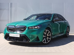 BMW M5 - 5 Serie Automaat / M Drive Professional / Carbon-keramische remmen / Carbon Pack / Comfort
