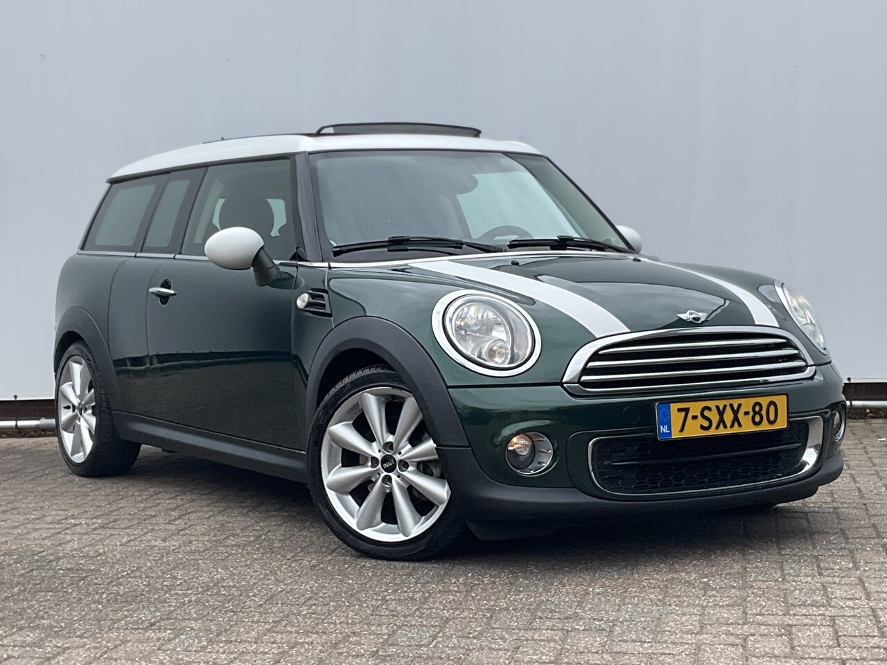 MINI Clubman - Mini 1.6 One D Pano.dak Navi Clima Cruise Holland Street - AutoWereld.nl
