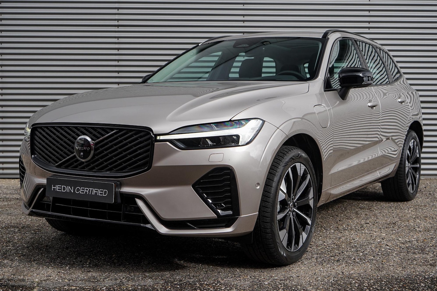 Volvo XC60 - T6 Plug-in hybrid AWD Ultra Dark | Pano. dak | Head-up | Premium Audio | 20 inch LM | 360 - AutoWereld.nl