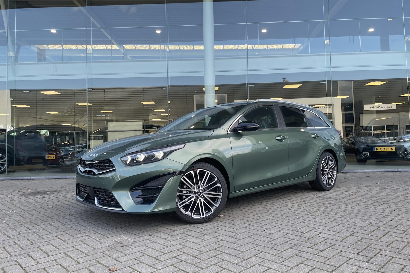 Kia Cee'd Sportswagon - Ceed 1.5 T-GDi GT-PlusLine | Automaat | Pano Dak | Elec. Stoelen | - AutoWereld.nl