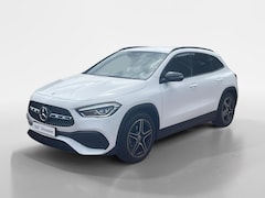 Mercedes-Benz GLA-Klasse - 180 Business Solution AMG *Automaat*Navi+Camera*Trekhaak*Stoelverwarming*Elekt. Achterklep