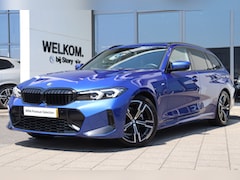 BMW 3-serie Touring - 318i M Sport Automaat / Panoramadak / Trekhaak / Sportstoelen / Comfort Access / Parking A