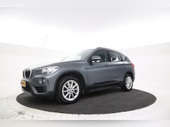 BMW X1 - sDrive20i High Executive 192 PK Memory seat, Stoelverwarming, Navigatie, Cruise