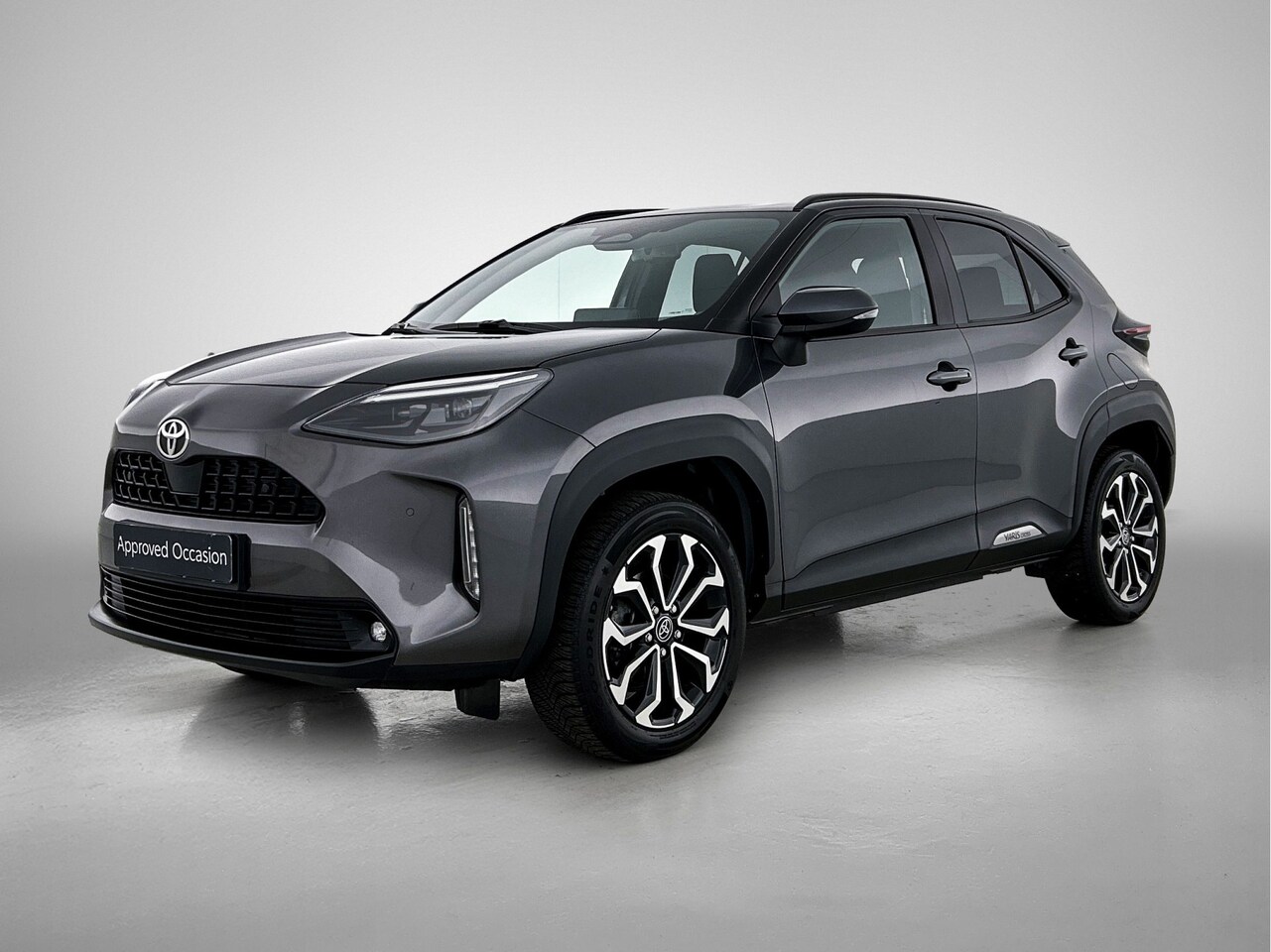 Toyota Yaris Cross - 1.5 Hybrid 115 First Edition + | BTW voertuig | Parkeersensoren voor+achter | Stoel+Stuurv - AutoWereld.nl