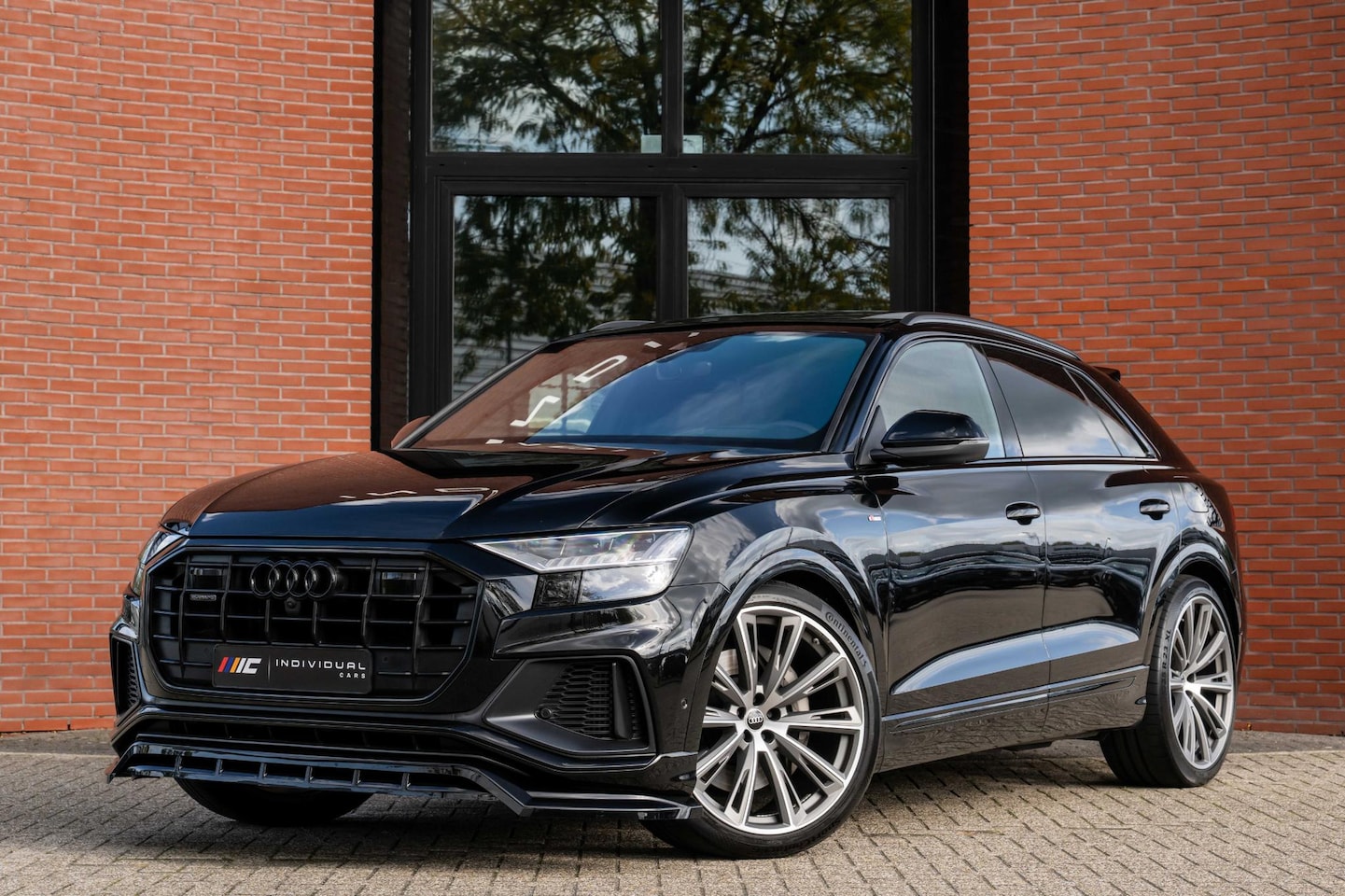 Audi Q8 - 55 TFSI e quattro S-Line Nightvision Softclose SQ8 - AutoWereld.nl