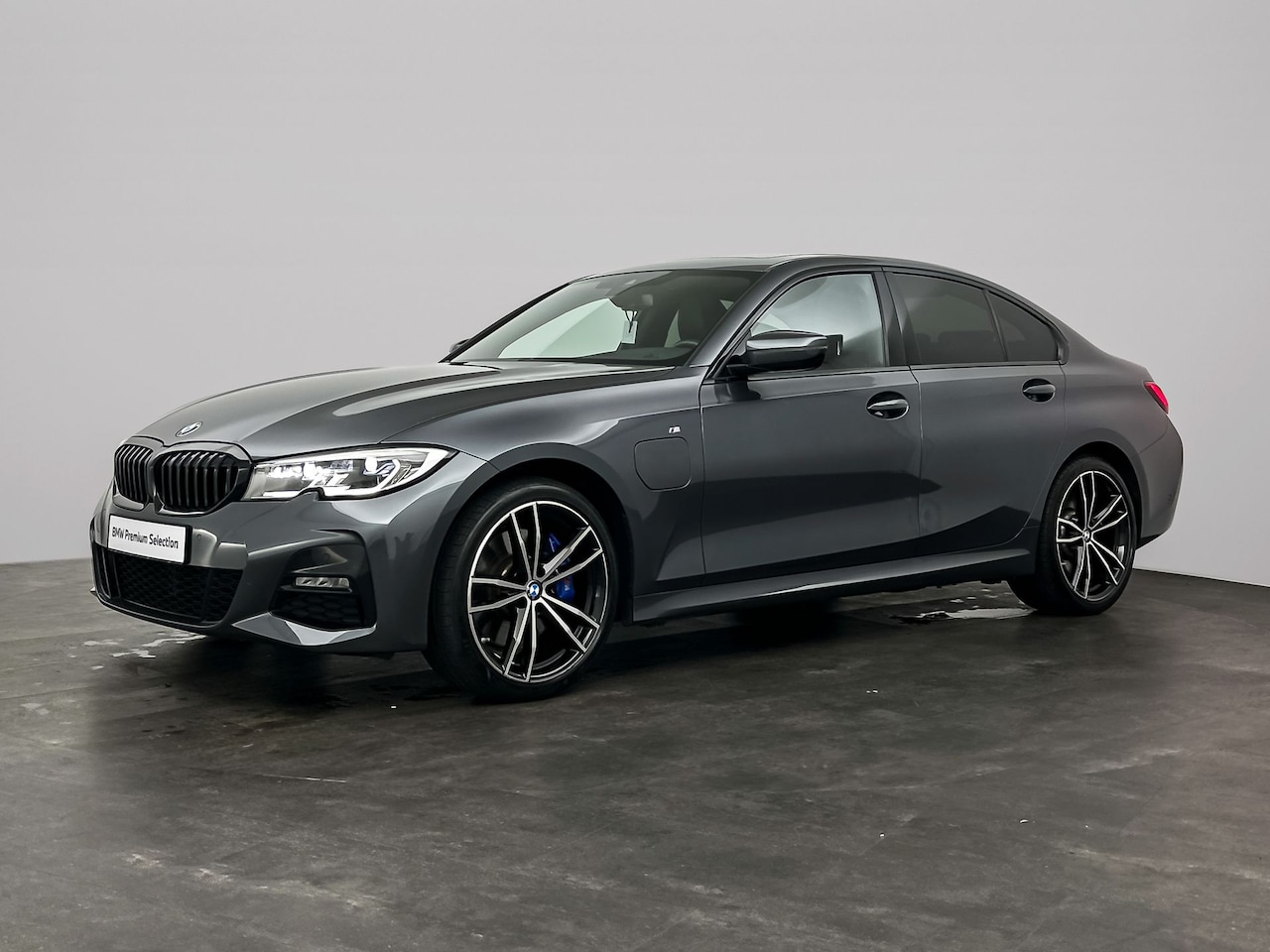 BMW 3-serie - 330e Business Edition Plus | Trekhaak | Open dak | Stuurwiel verwarmd | Head Up Display | - AutoWereld.nl